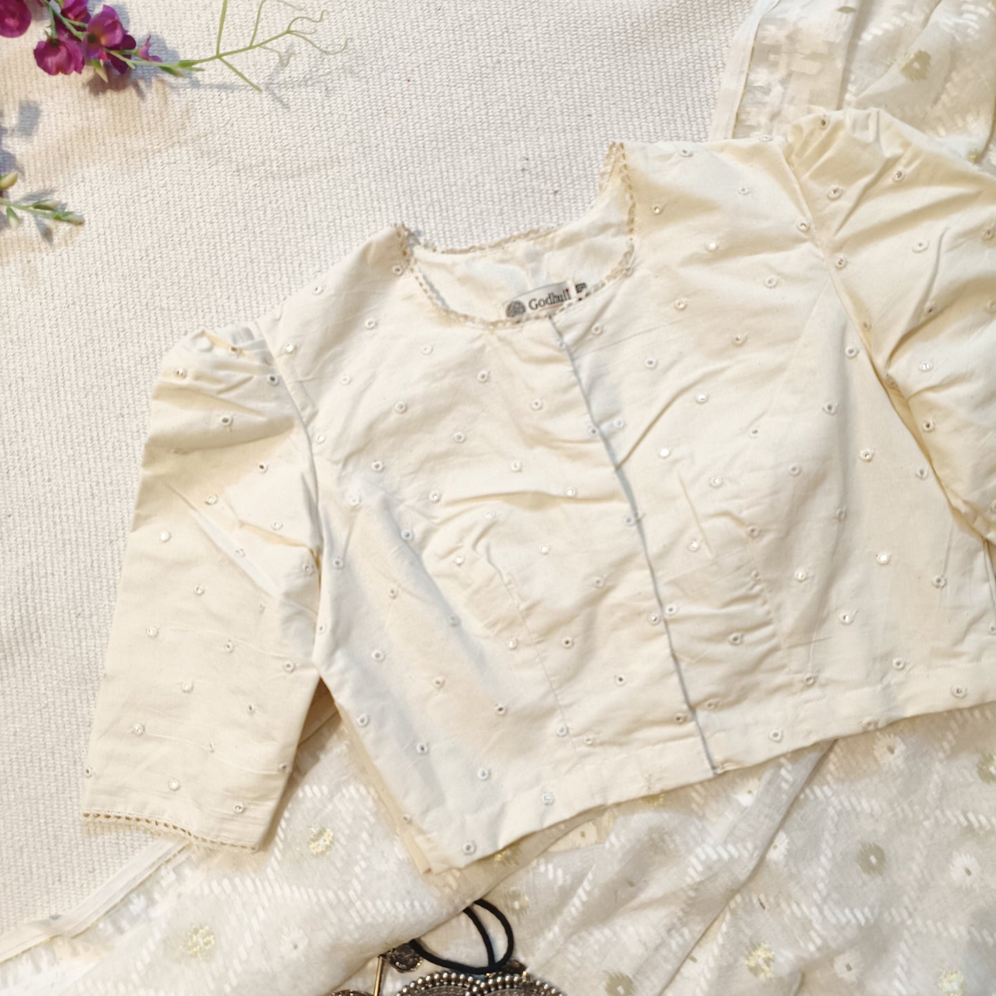 Ivory Mirrorwork Bengali Sleeves Blouse Combo