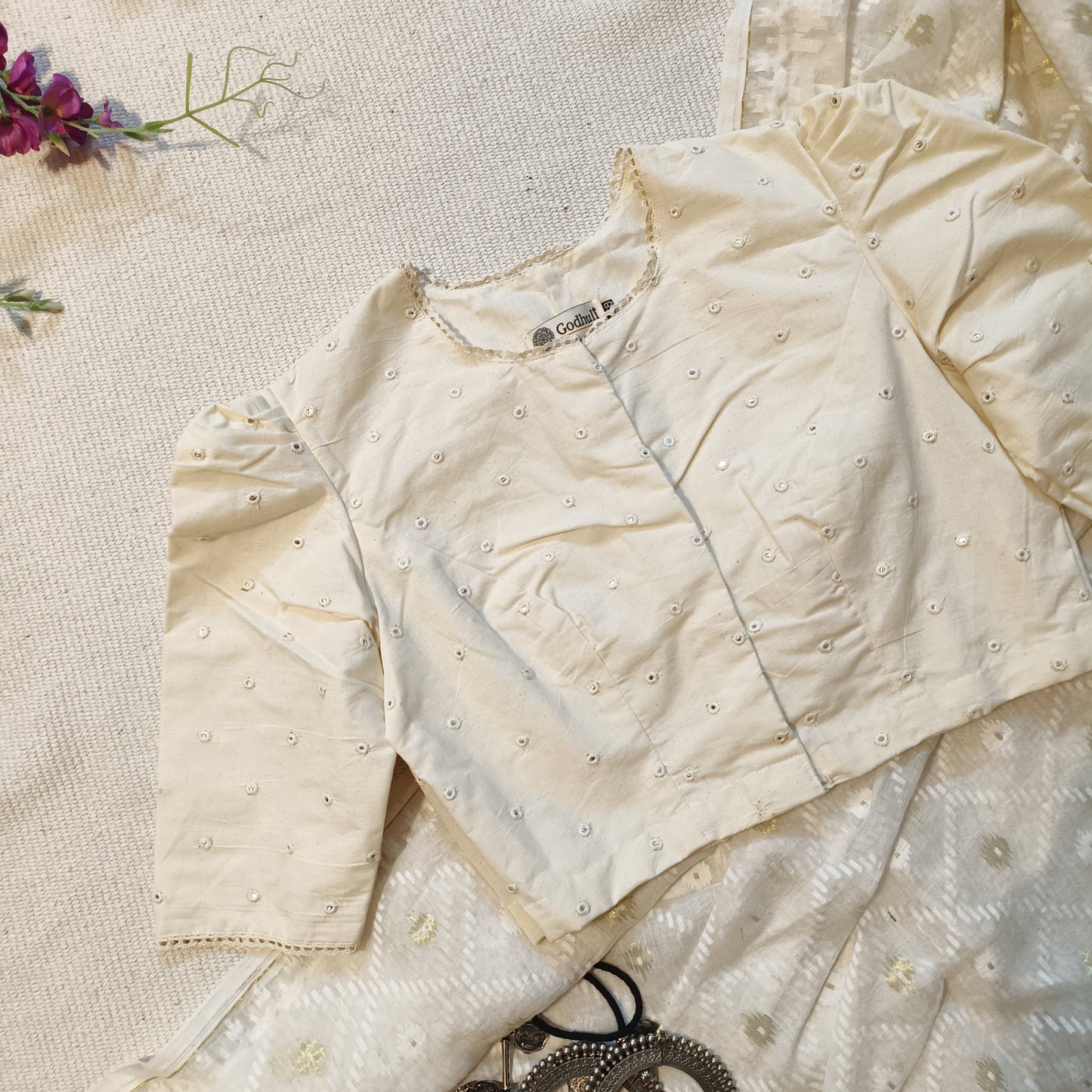 Ivory Mirrorwork Bengali Sleeves Blouse Combo