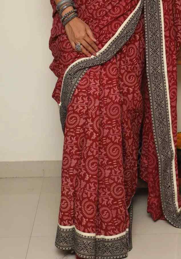 Maroon Warli Hand Block Print Mulmul Saree