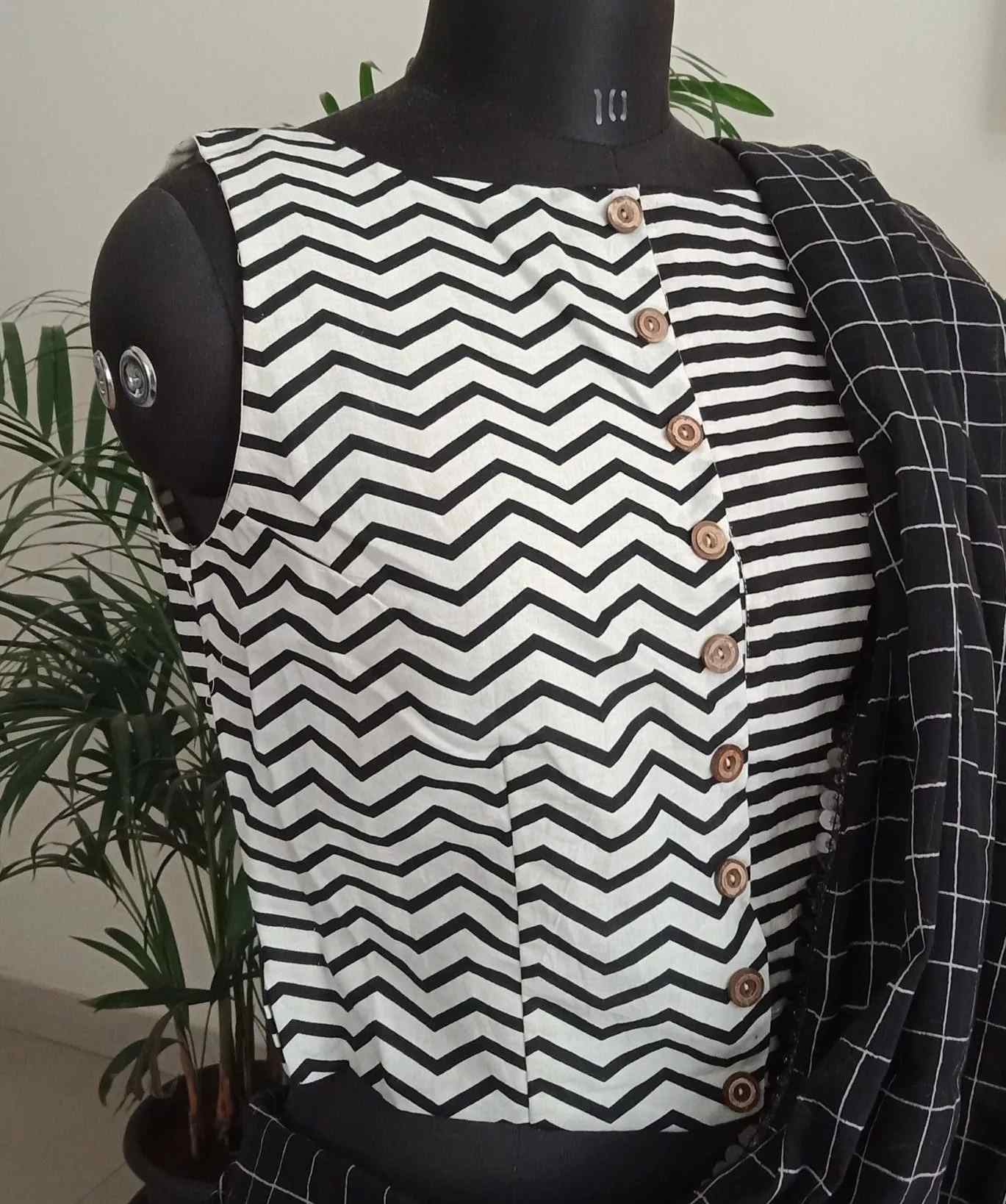 Monochrome Fusion Print Crop Top Blouse