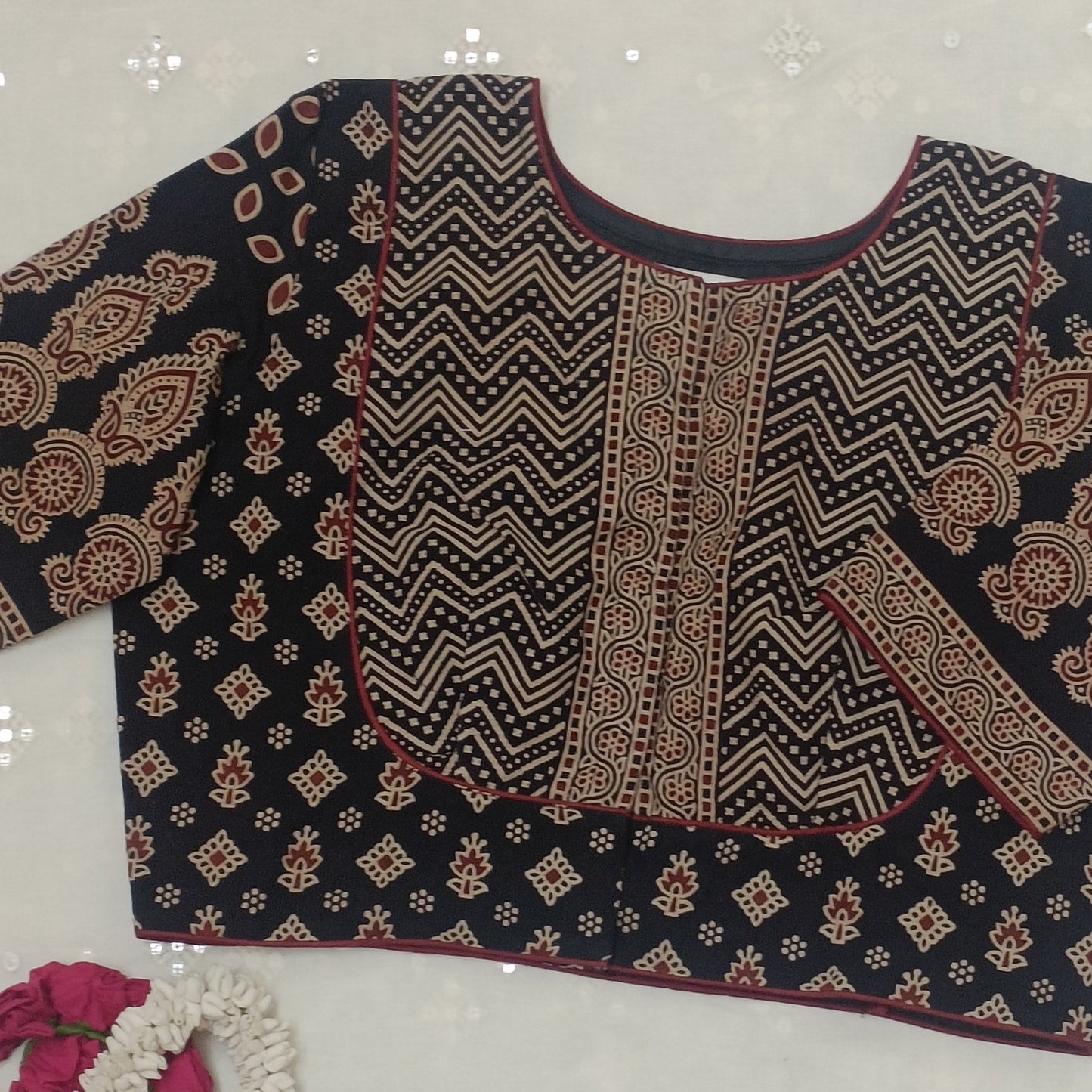 Black Gamathi Yolk Pattern Blouse