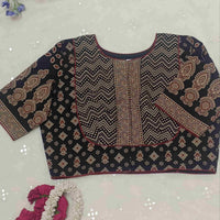 Black Gamathi Yolk Pattern Readymade Blouse | Godhuli