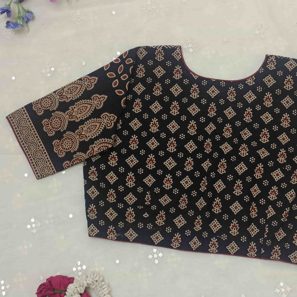 Black Gamathi Yolk Pattern Readymade Blouse | Godhuli