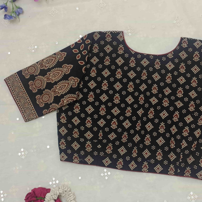 Black Gamathi Yolk Pattern Readymade Blouse | Godhuli