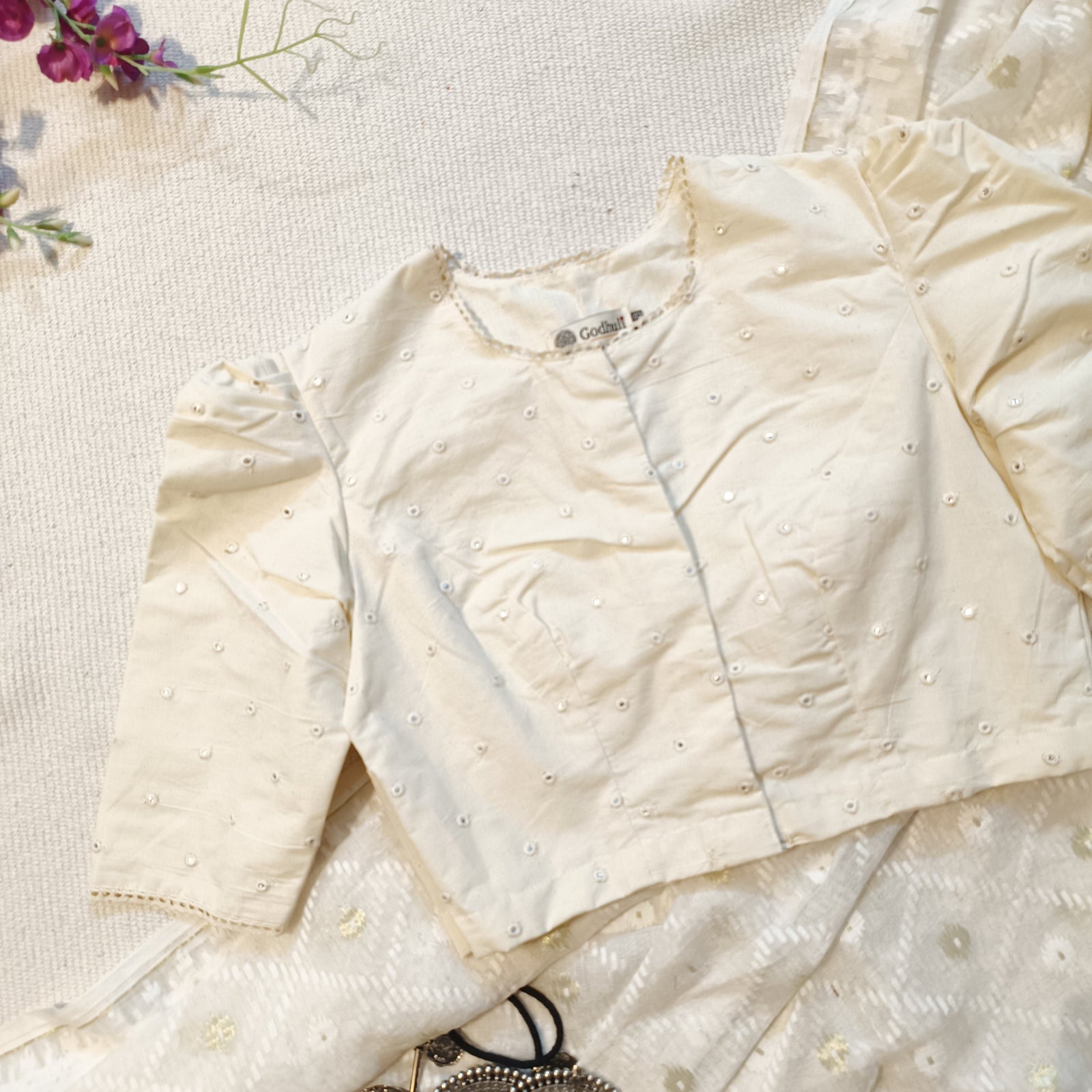 Ivory Mirrorwork Bengali Sleeves Blouse Combo