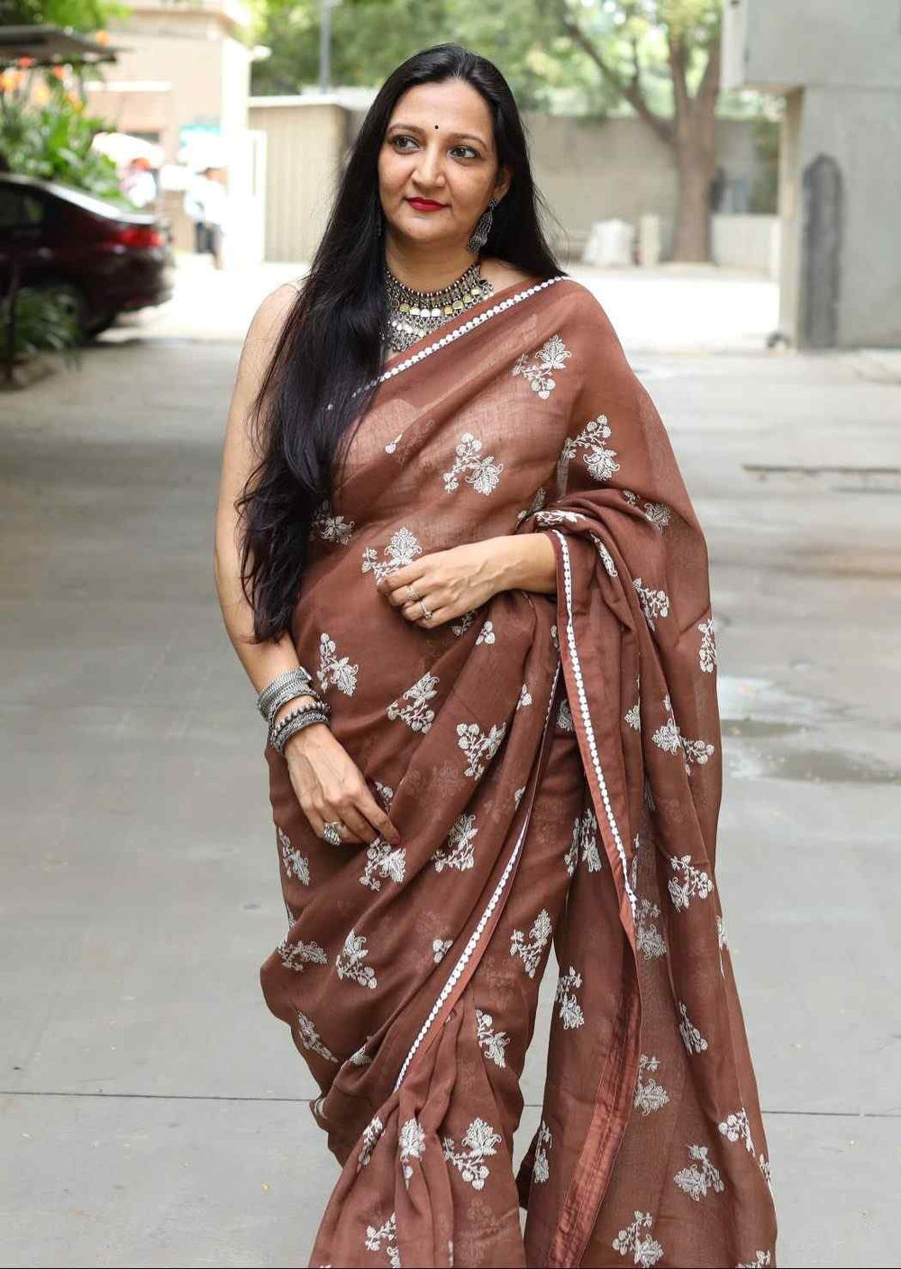 Buy Caramel Brown Embroidered Linen Saree | Godhuli