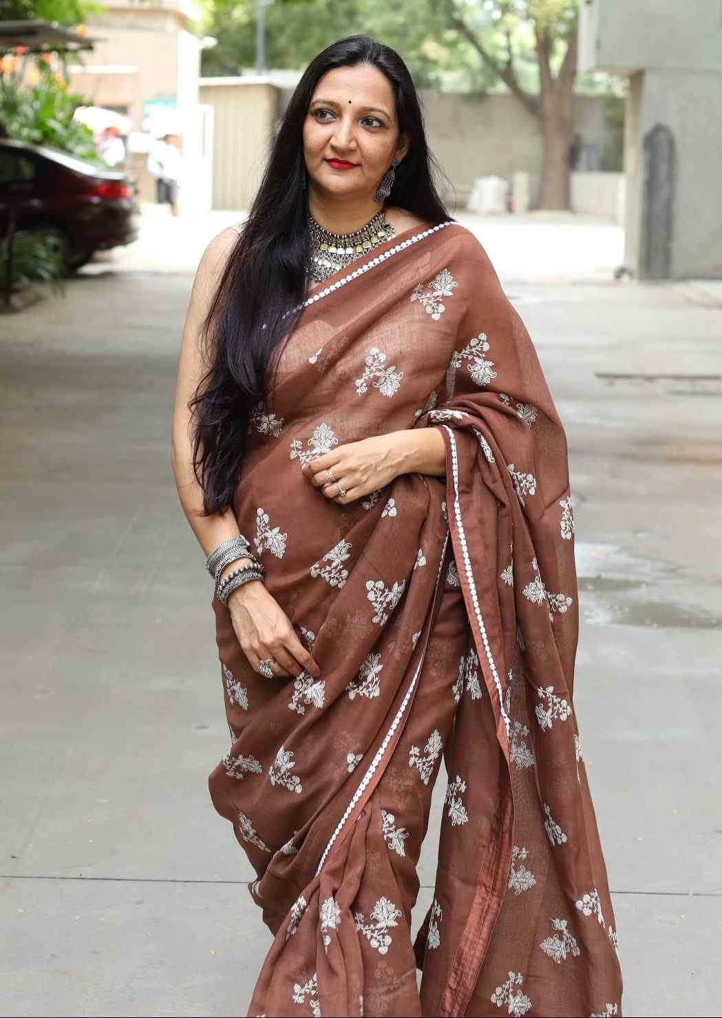 Buy Caramel Brown Embroidered Linen Saree | Godhuli