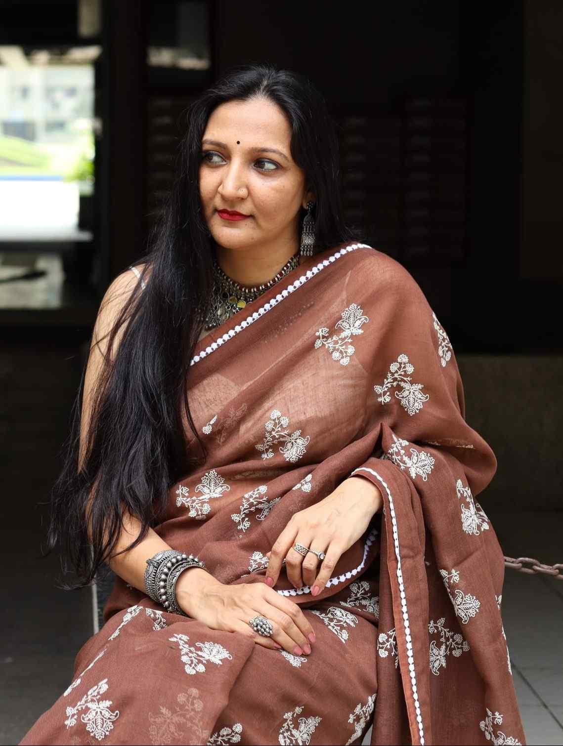 Buy Caramel Brown Embroidered Linen Saree | Godhuli