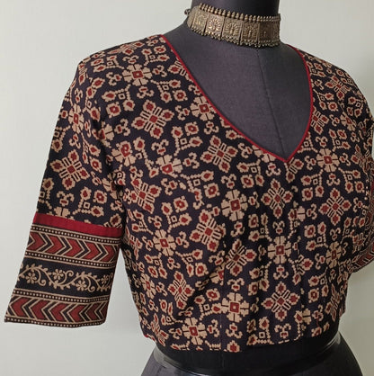black colour gamathi blouse with floral patola print