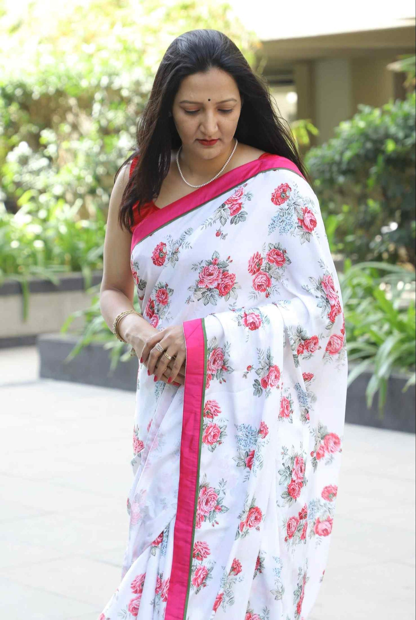 Pink Rose Print Crepe Saree