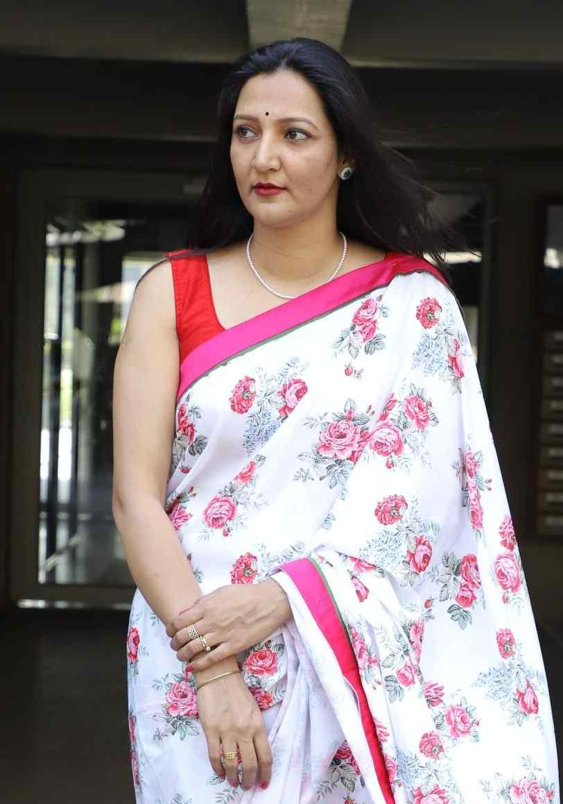 Pink Rose Print Crepe Saree